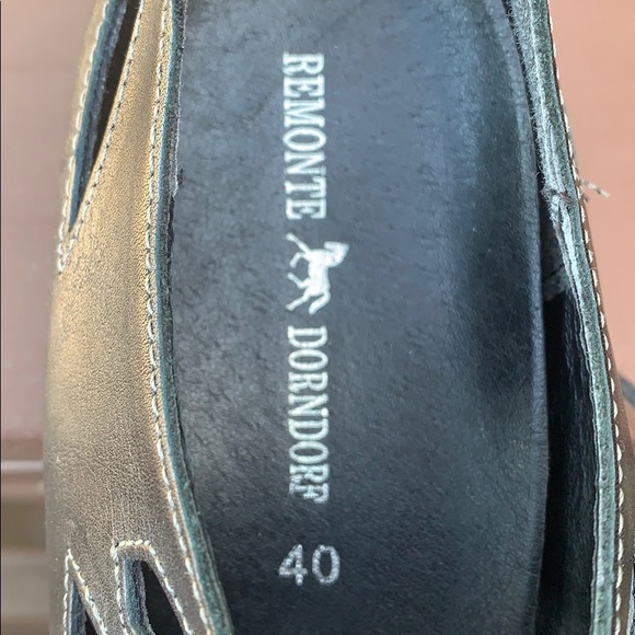 Remote 40 - Picture 7 of 7